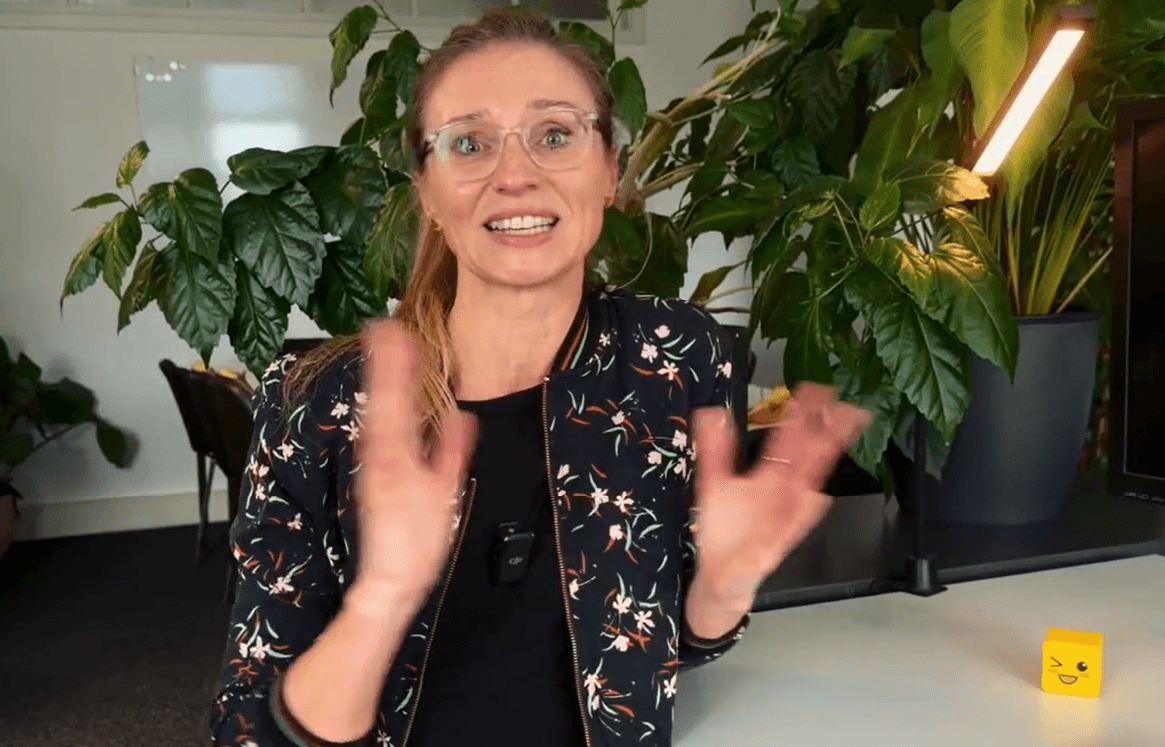 Cetex-Mitarbeiterin stellt das Forschungsinstitut vor